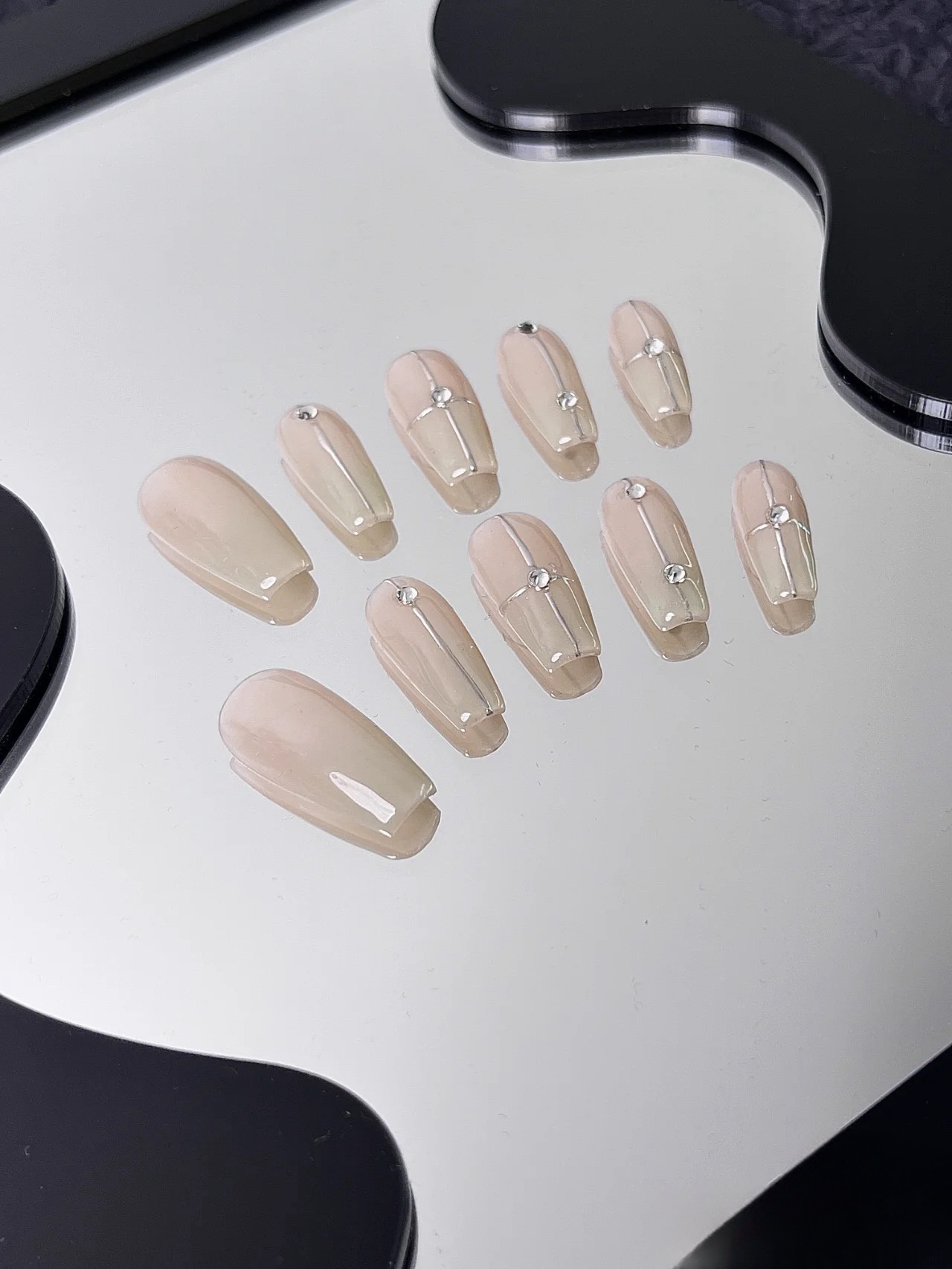 【White Moonlight】 | False Nails | SHOPQAQ