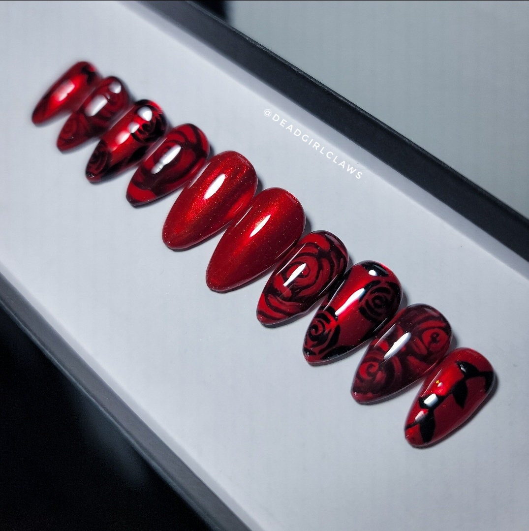 Amor Press on Nail set