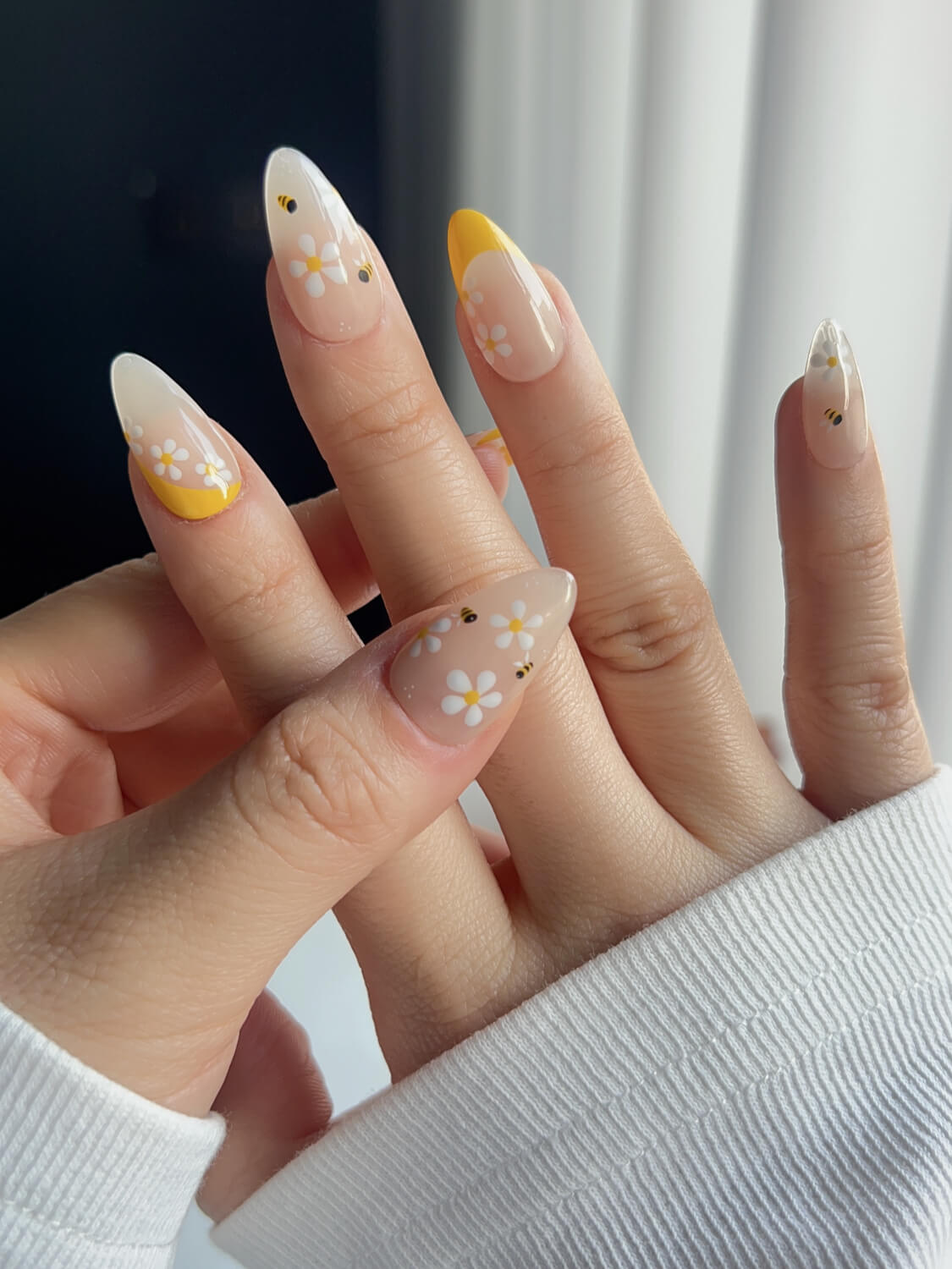 BeeBeeBuzz -Stella G (Co-Creator) 🏅